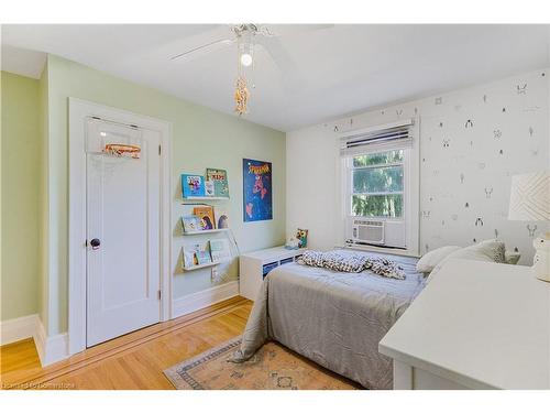 74 Hyde Park Avenue, Hamilton, ON - Indoor Photo Showing Bedroom