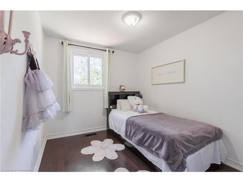 7-25 Linfield Drive, St. Catharines, ON - Indoor Photo Showing Bedroom