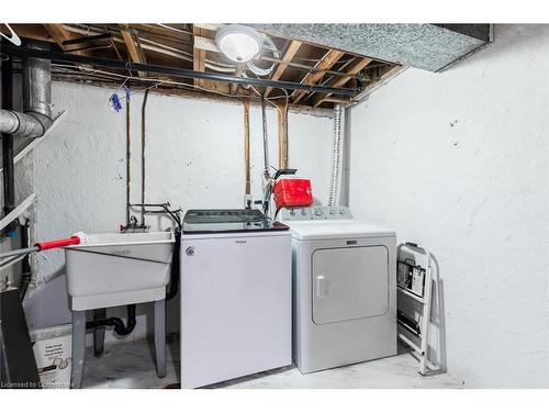 7-25 Linfield Drive, St. Catharines, ON - Indoor Photo Showing Laundry Room