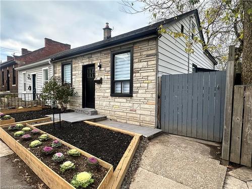 122 Peter Street, Hamilton, ON - Outdoor