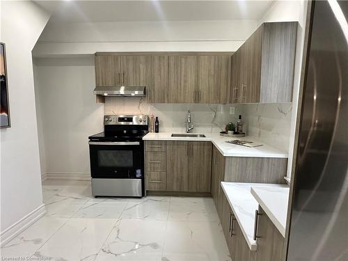 122 Peter Street, Hamilton, ON - Indoor Photo Showing Kitchen