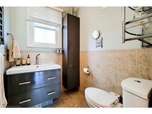 38 Haig Street, St. Catharines, ON - Indoor Photo Showing Bathroom