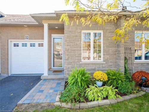 32 Abbotsford Trail, Hamilton, ON - Outdoor