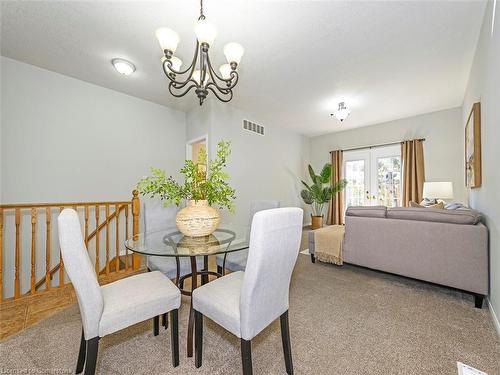 32 Abbotsford Trail, Hamilton, ON - Indoor Photo Showing Dining Room