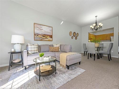 32 Abbotsford Trail, Hamilton, ON - Indoor Photo Showing Living Room