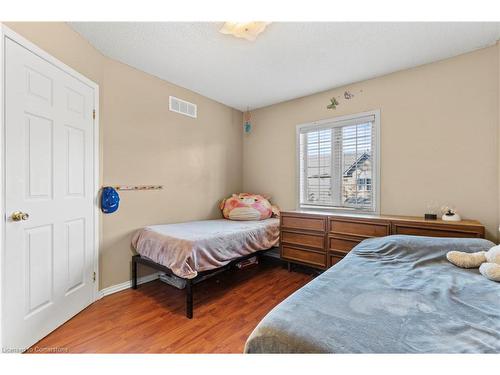 50-565 Rymal Road E, Hamilton, ON - Indoor Photo Showing Bedroom