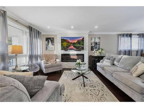 68 First Road W, Stoney Creek, ON - Indoor Photo Showing Living Room