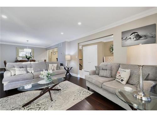 68 First Road W, Stoney Creek, ON - Indoor Photo Showing Living Room