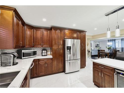 68 First Road W, Stoney Creek, ON - Indoor Photo Showing Kitchen