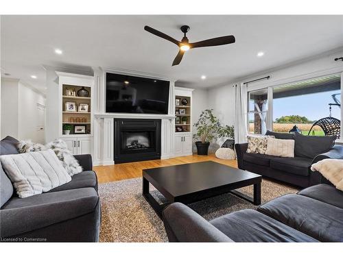 811 Effingham Street, Fenwick, ON - Indoor Photo Showing Living Room With Fireplace