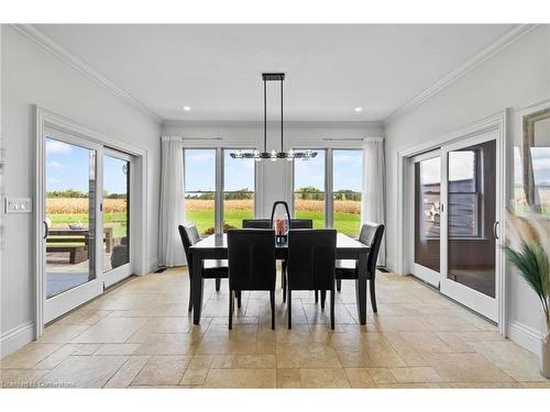 811 Effingham Street, Fenwick, ON - Indoor Photo Showing Dining Room