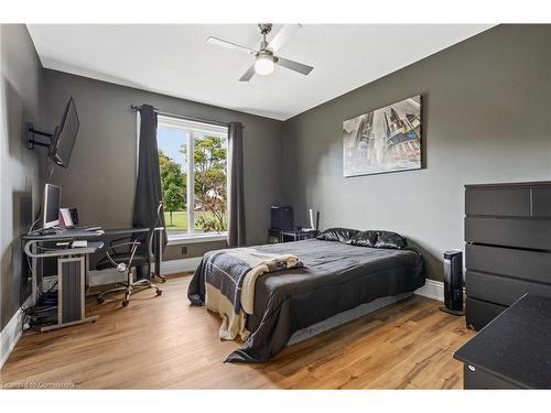 811 Effingham Street, Fenwick, ON - Indoor Photo Showing Bedroom