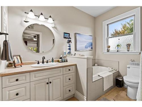 811 Effingham Street, Fenwick, ON - Indoor Photo Showing Bathroom