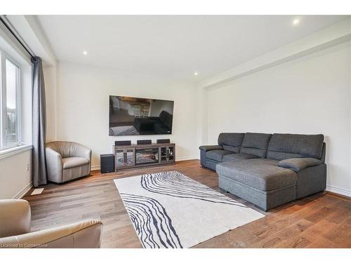 56 Holder Drive, Brantford, ON - Indoor Photo Showing Living Room