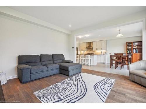 56 Holder Drive, Brantford, ON - Indoor Photo Showing Living Room