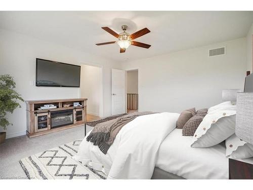 56 Holder Drive, Brantford, ON - Indoor Photo Showing Bedroom