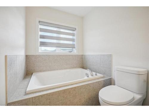 56 Holder Drive, Brantford, ON - Indoor Photo Showing Bathroom