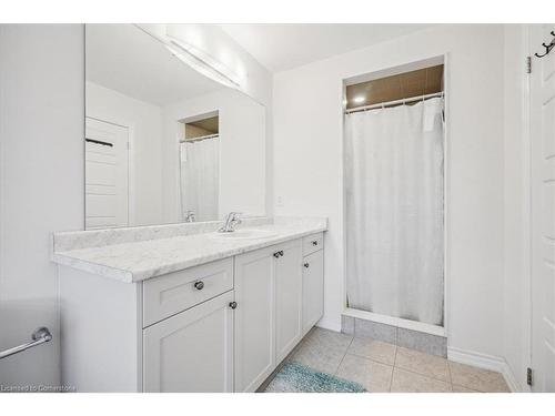 56 Holder Drive, Brantford, ON - Indoor Photo Showing Bathroom