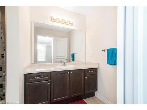 71 Waterbridge Street, Stoney Creek, ON - Indoor Photo Showing Bathroom