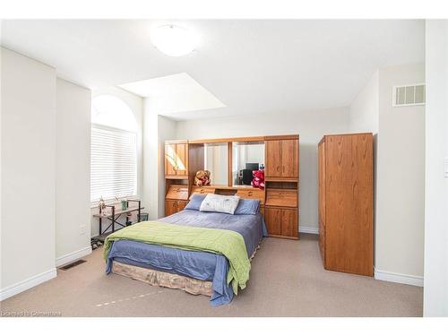 71 Waterbridge Street, Stoney Creek, ON - Indoor Photo Showing Bedroom