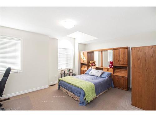 71 Waterbridge Street, Stoney Creek, ON - Indoor Photo Showing Bedroom