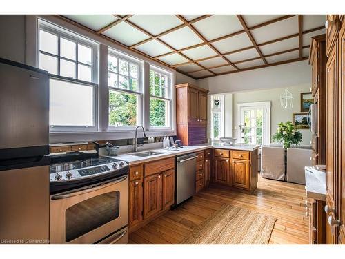 3044 Lakeshore Road, Burlington, ON - Indoor Photo Showing Kitchen