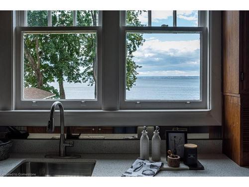 3044 Lakeshore Road, Burlington, ON - Indoor Photo Showing Kitchen