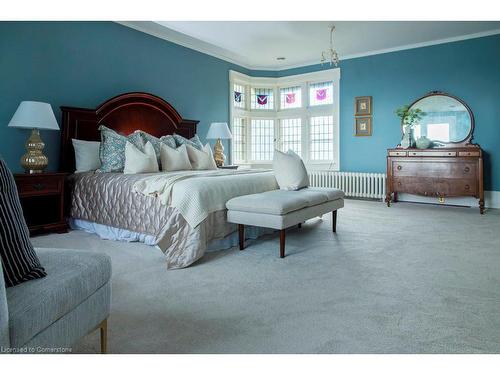 3044 Lakeshore Road, Burlington, ON - Indoor Photo Showing Bedroom