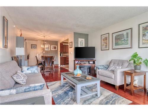 53 Anna Capri Drive, Hamilton, ON - Indoor Photo Showing Living Room