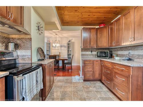 53 Anna Capri Drive, Hamilton, ON - Indoor Photo Showing Kitchen