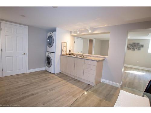 Bsmt Unit-2187 Mount Royal Avenue, Burlington, ON - Indoor Photo Showing Laundry Room