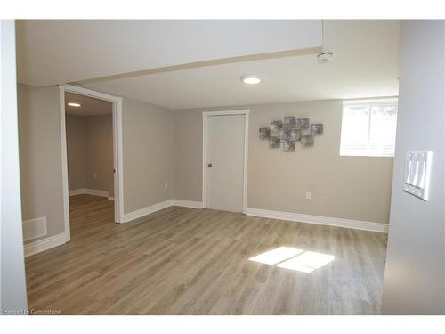 Bsmt Unit-2187 Mount Royal Avenue, Burlington, ON - Indoor Photo Showing Other Room