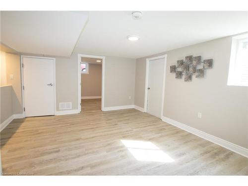 Bsmt Unit-2187 Mount Royal Avenue, Burlington, ON - Indoor Photo Showing Other Room