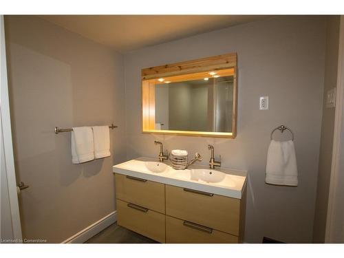 Bsmt Unit-2187 Mount Royal Avenue, Burlington, ON - Indoor Photo Showing Bathroom