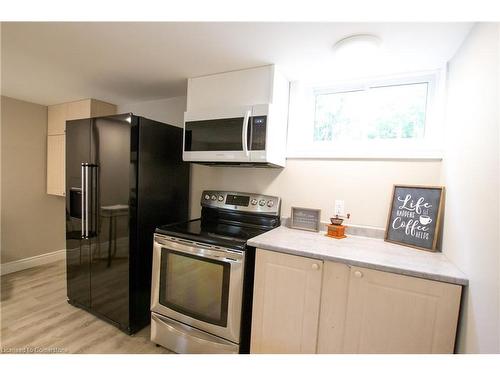 Bsmt Unit-2187 Mount Royal Avenue, Burlington, ON - Indoor Photo Showing Kitchen