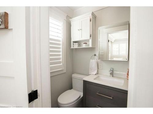 493 Wicklow Road, Burlington, ON - Indoor Photo Showing Bathroom