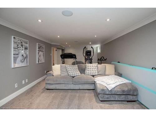 493 Wicklow Road, Burlington, ON - Indoor Photo Showing Living Room