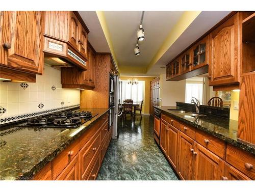 309-980 Golf Links Road, Ancaster, ON - Indoor Photo Showing Kitchen