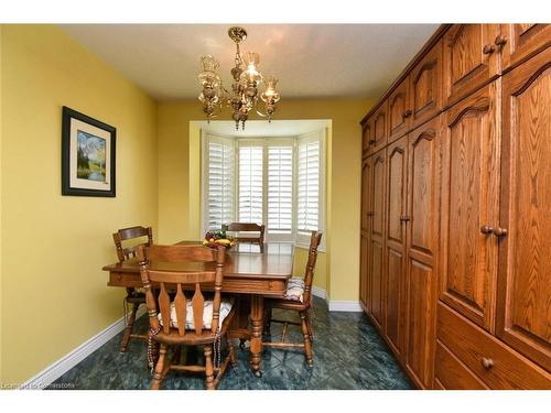 309-980 Golf Links Road, Ancaster, ON - Indoor Photo Showing Dining Room