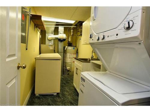 309-980 Golf Links Road, Ancaster, ON - Indoor Photo Showing Laundry Room