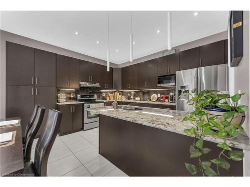 211 Vinton Road, Ancaster, ON - Indoor Photo Showing Kitchen With Upgraded Kitchen