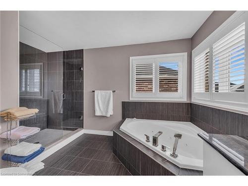 211 Vinton Road, Ancaster, ON - Indoor Photo Showing Bathroom