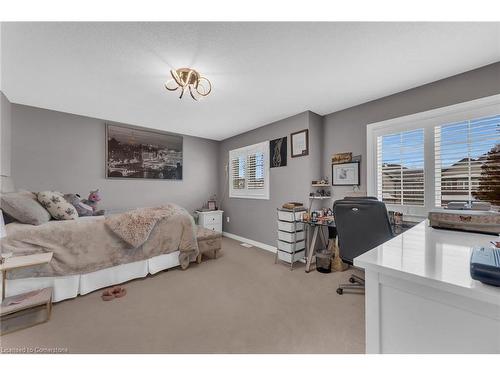 211 Vinton Road, Ancaster, ON - Indoor Photo Showing Bedroom