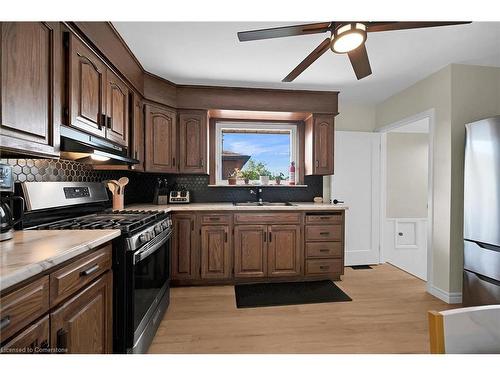 8 Lampton Place, Hamilton, ON - Indoor Photo Showing Kitchen With Double Sink