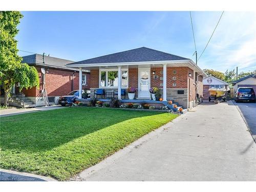 8 Lampton Place, Hamilton, ON - Outdoor