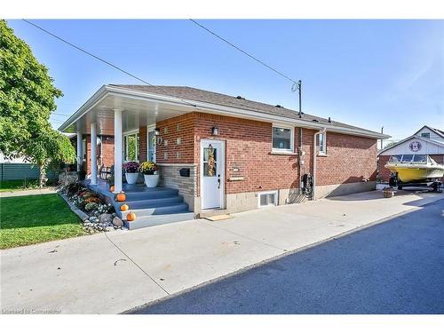 8 Lampton Place, Hamilton, ON - Outdoor