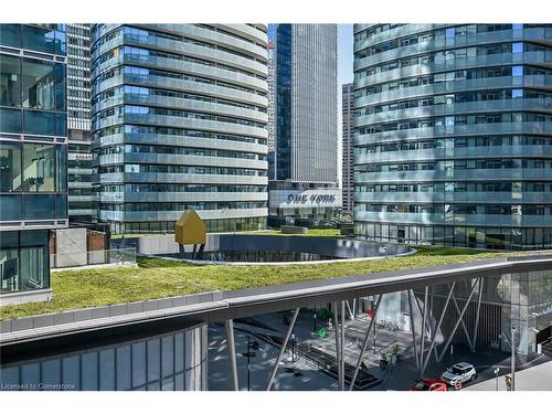 709-30 Grand Trunk Crescent, Toronto, ON - Outdoor With Balcony