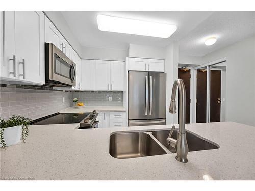 709-30 Grand Trunk Crescent, Toronto, ON - Indoor Photo Showing Kitchen With Double Sink With Upgraded Kitchen