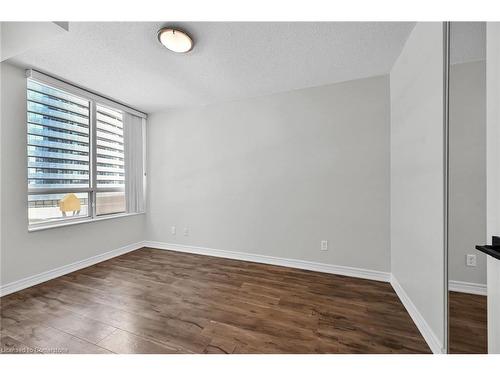 709-30 Grand Trunk Crescent, Toronto, ON - Indoor Photo Showing Other Room