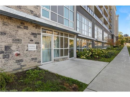 312-275 Larch Street, Waterloo, ON - Outdoor